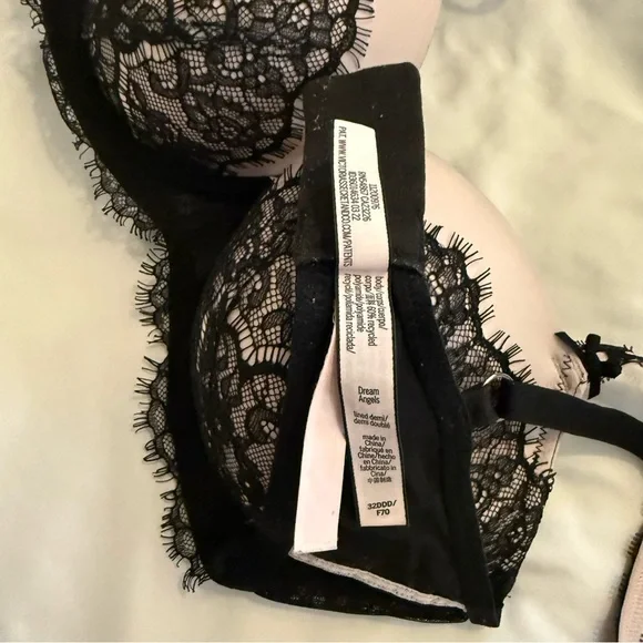 Like New Vintage Victoria’s Secret Dream Angels Contrast Lace Lined Demi Bra - Picture 3 of 4